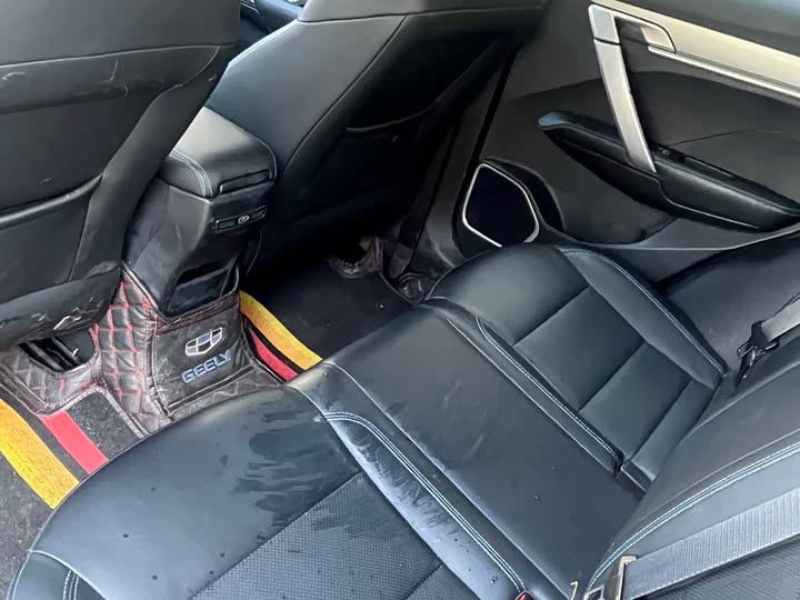 Фото 8 - Geely Coolray Hybrid