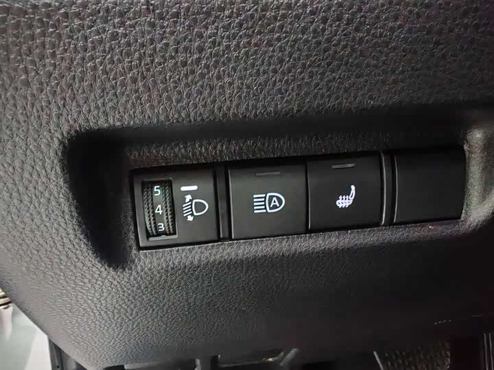 Фото 15 - Toyota RAV4