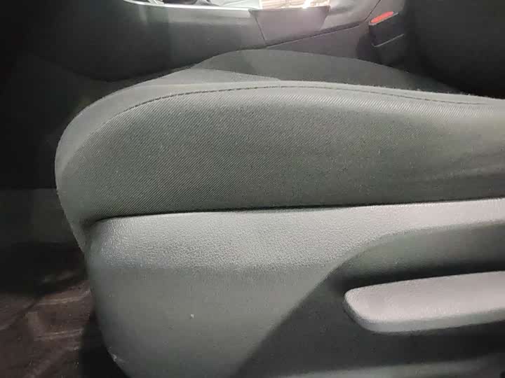 Фото 16 - Toyota RAV4