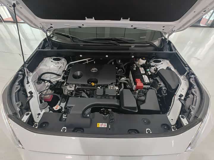 Фото 19 - Toyota RAV4