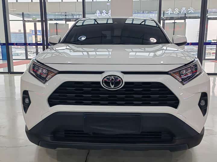 Фото 2 - Toyota RAV4