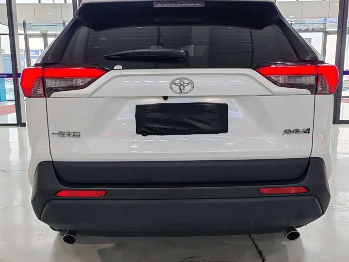 Фото 22 - Toyota RAV4
