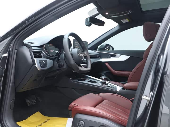 Фото 10 - Audi A4L