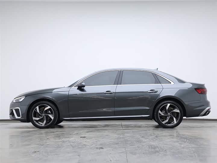 Фото 5 - Audi A4L