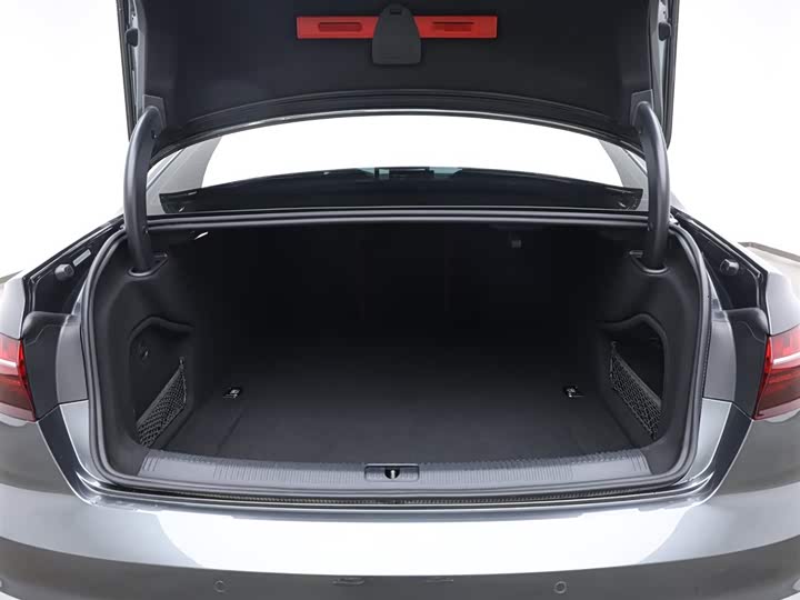 Фото 8 - Audi A4L