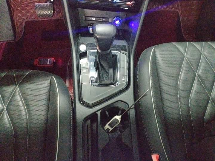 Фото 14 - Volkswagen Tiguan L Pro