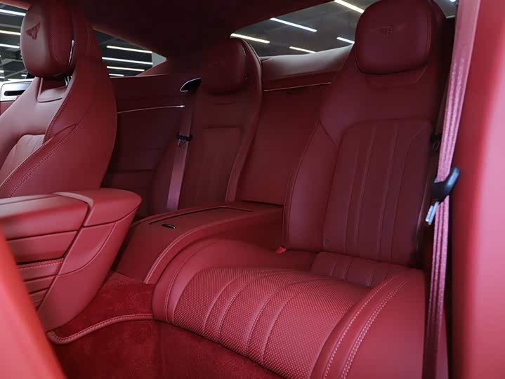 Фото 10 - Bentley Continental GT