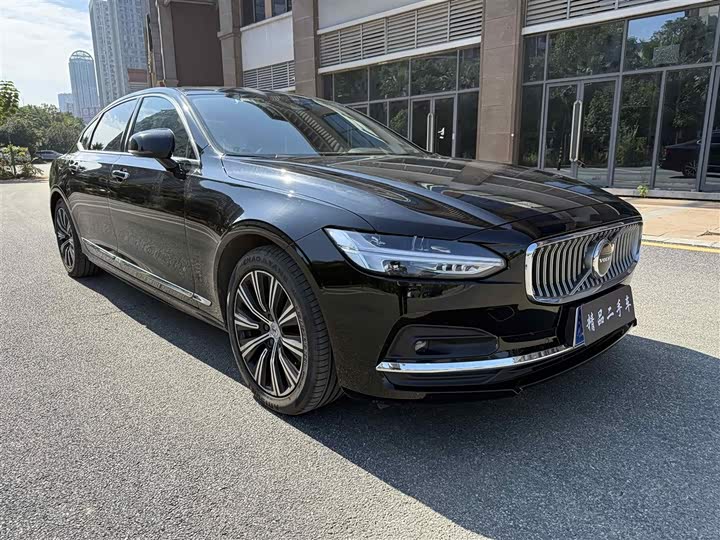 Фото 3 - Volvo S90