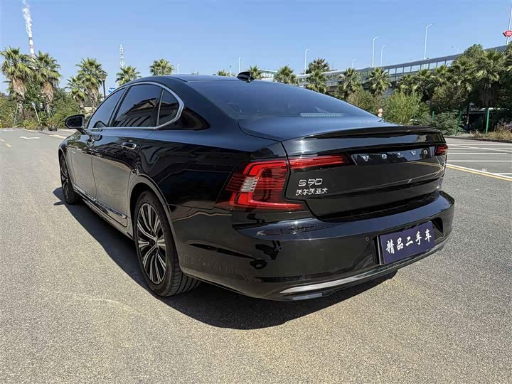 Фото 4 - Volvo S90