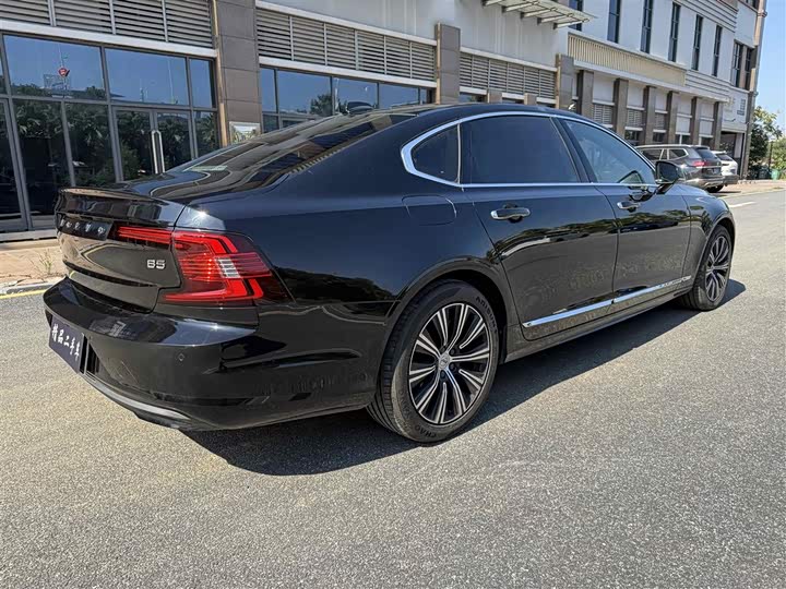 Фото 6 - Volvo S90