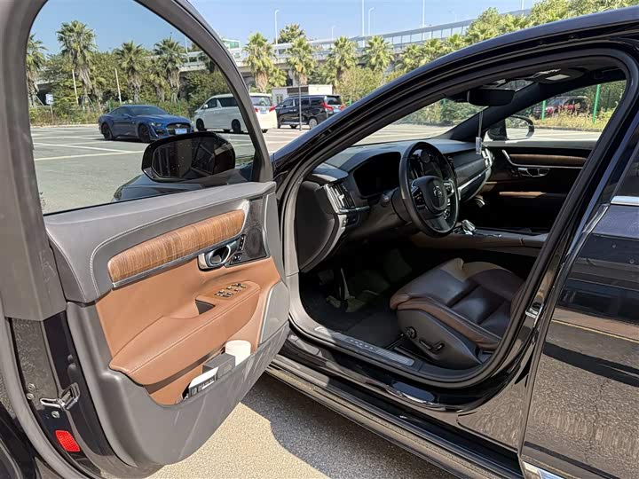 Фото 7 - Volvo S90