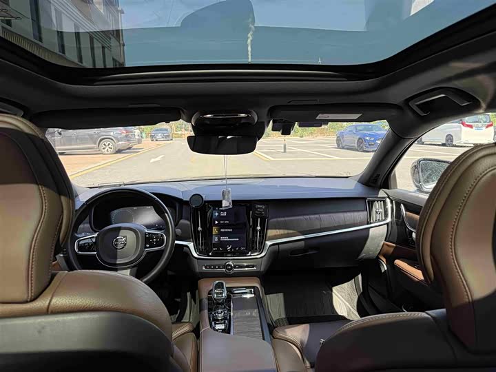 Фото 8 - Volvo S90