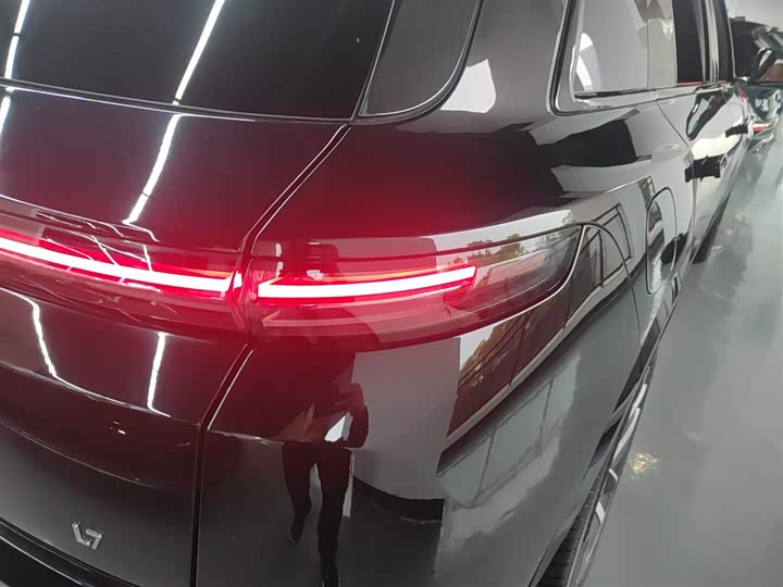 Фото 8 - LiXiang L7