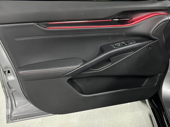 Фото 14 - Ford Mondeo