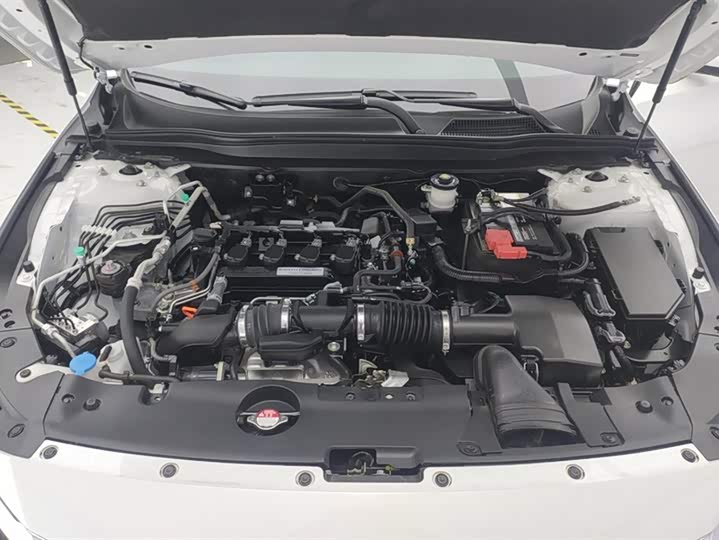 Фото 10 - Honda Accord