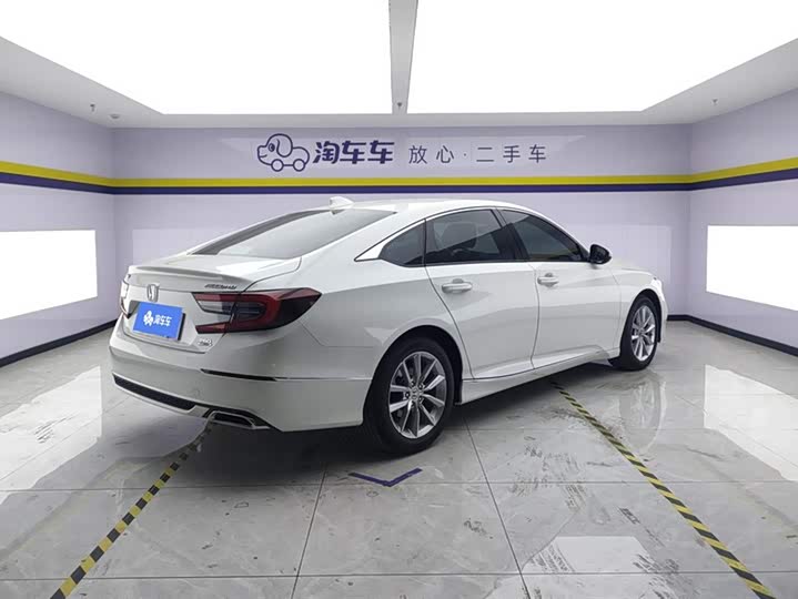 Фото 3 - Honda Accord