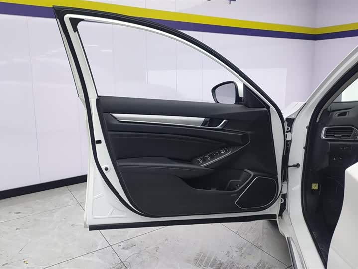 Фото 7 - Honda Accord