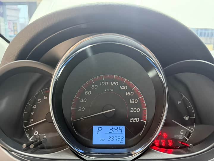 Фото 10 - Toyota Vios