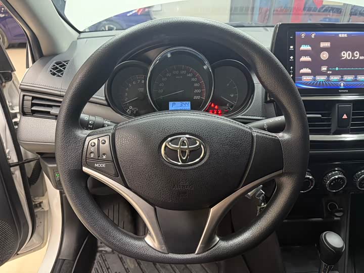 Фото 11 - Toyota Vios