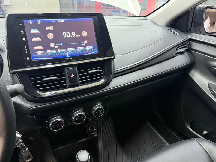 Фото 12 - Toyota Vios