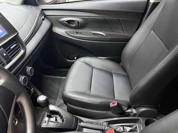 Фото 13 - Toyota Vios