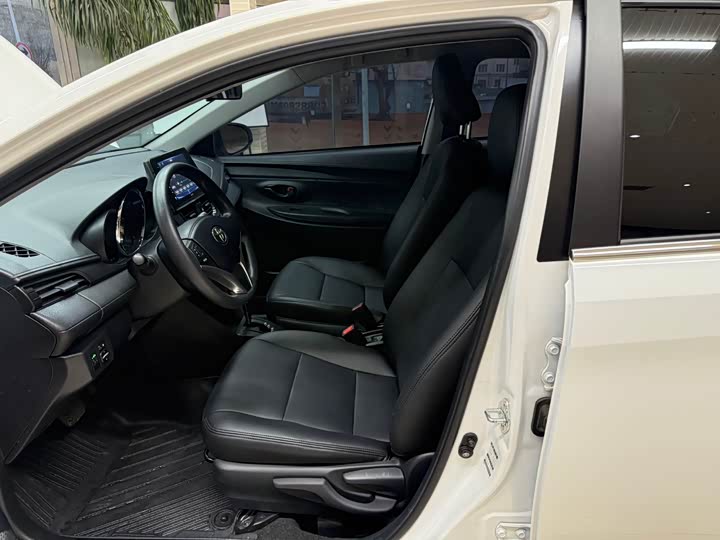 Фото 15 - Toyota Vios