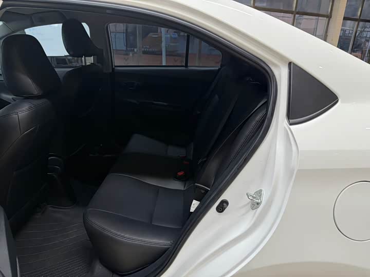 Фото 17 - Toyota Vios