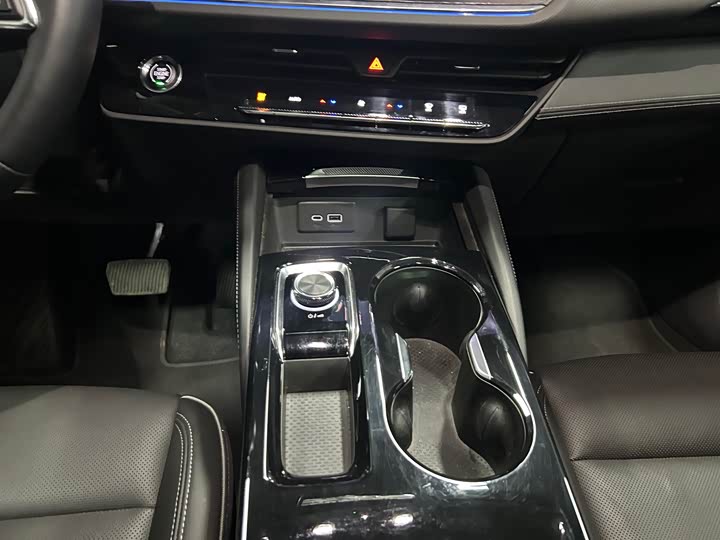 Фото 9 - Buick Envision Plus