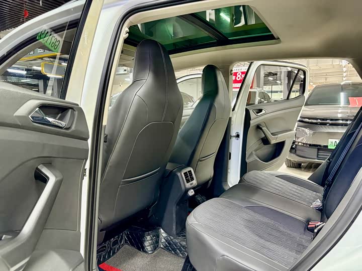 Фото 9 - Volkswagen T-Cross