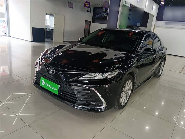 Фото 1 - Toyota Camry