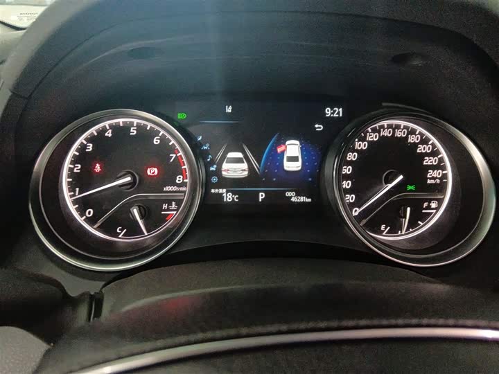 Фото 12 - Toyota Camry