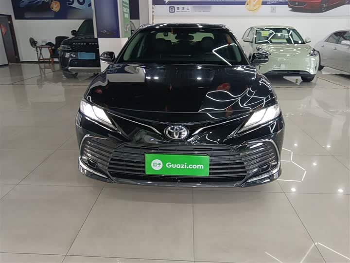 Фото 3 - Toyota Camry