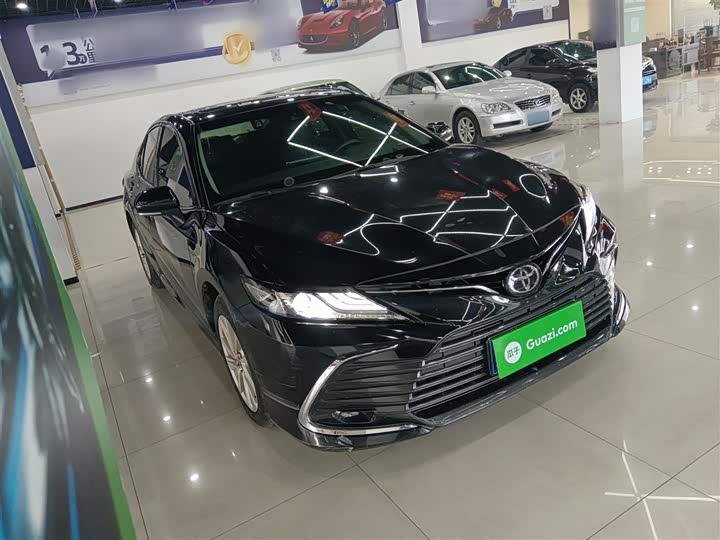 Фото 4 - Toyota Camry