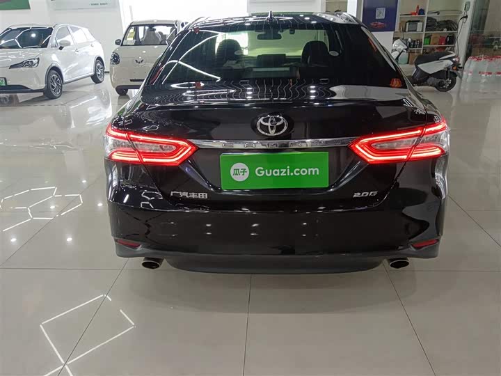 Фото 6 - Toyota Camry