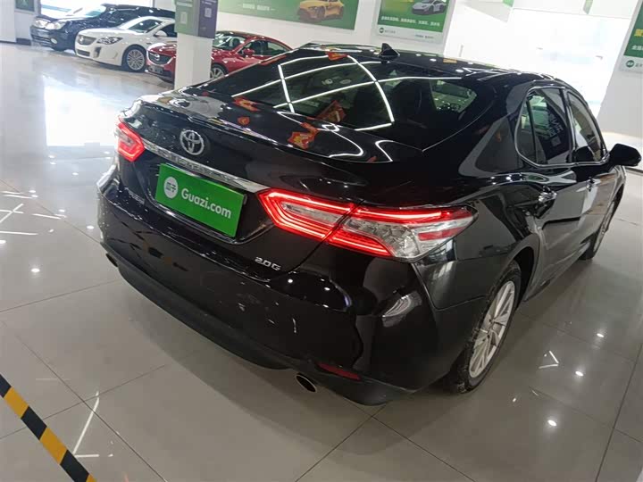 Фото 7 - Toyota Camry