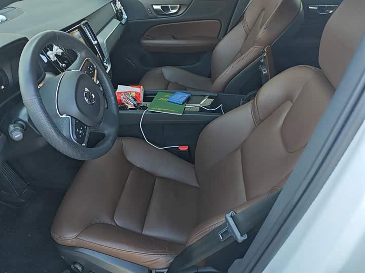 Фото 8 - Volvo S60