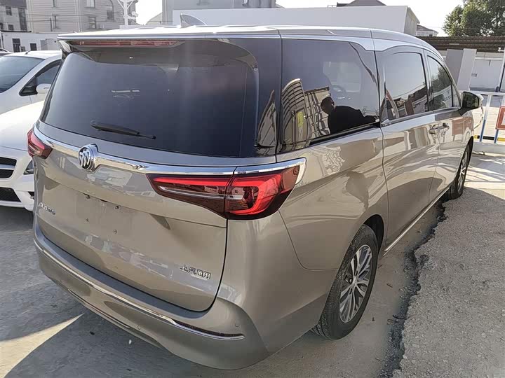 Фото 7 - Buick GL8 ES