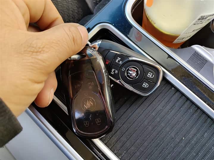 Фото 9 - Buick GL8 ES