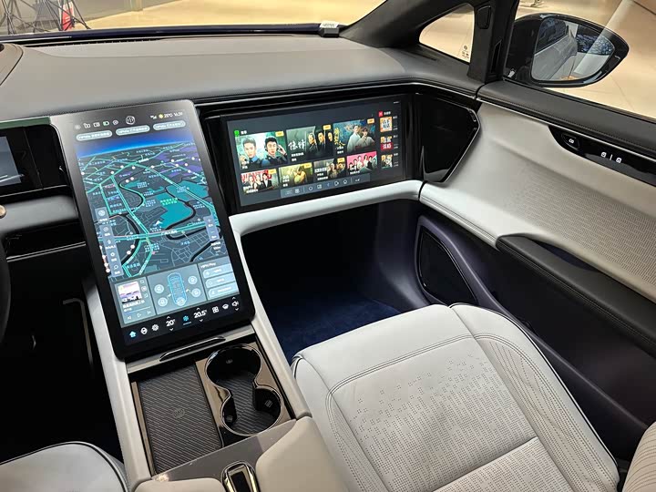 Фото 15 - HiPhi X