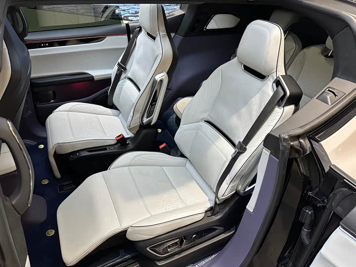 Фото 7 - HiPhi X