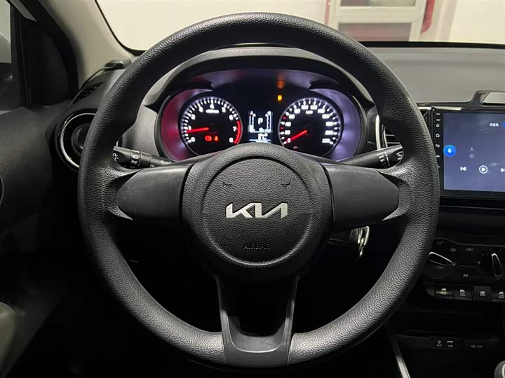 Фото 14 - Kia Pegas