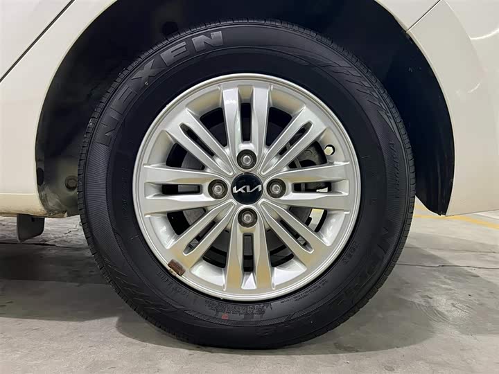 Фото 17 - Kia Pegas