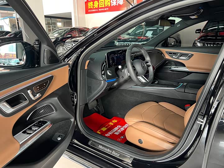 Фото 7 - Mercedes-Benz E-Class