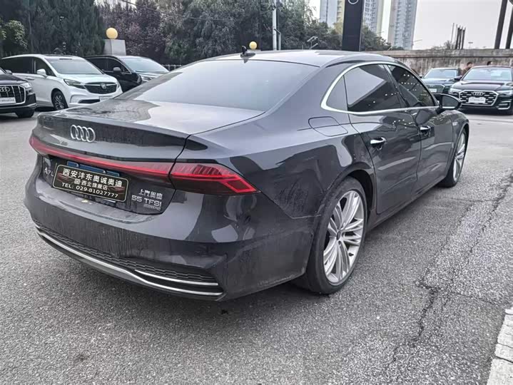 Фото 3 - Audi A7L
