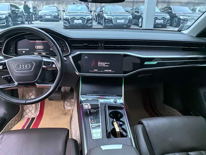 Фото 7 - Audi A7L