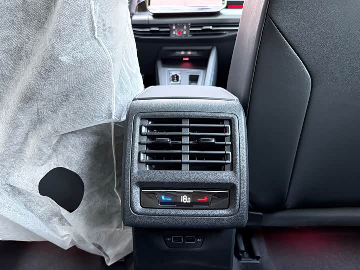 Фото 14 - Volkswagen Golf