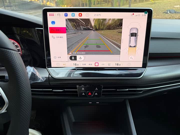 Фото 16 - Volkswagen Golf