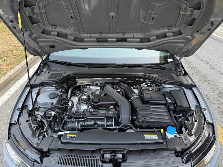 Фото 17 - Volkswagen Golf