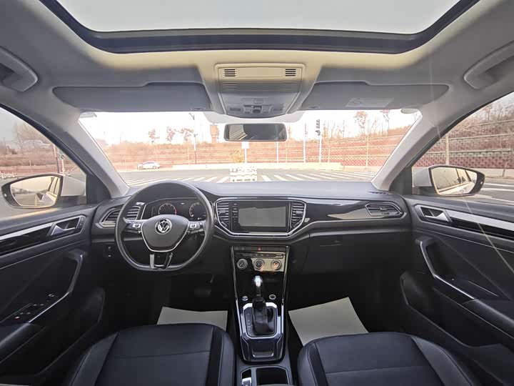 Фото 8 - Volkswagen T-Roc