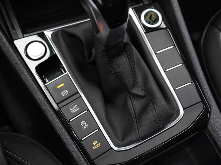 Фото 15 - Volkswagen Sagitar L